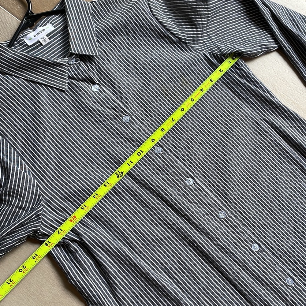 Button down side slit tunic - Picture 4 of 8